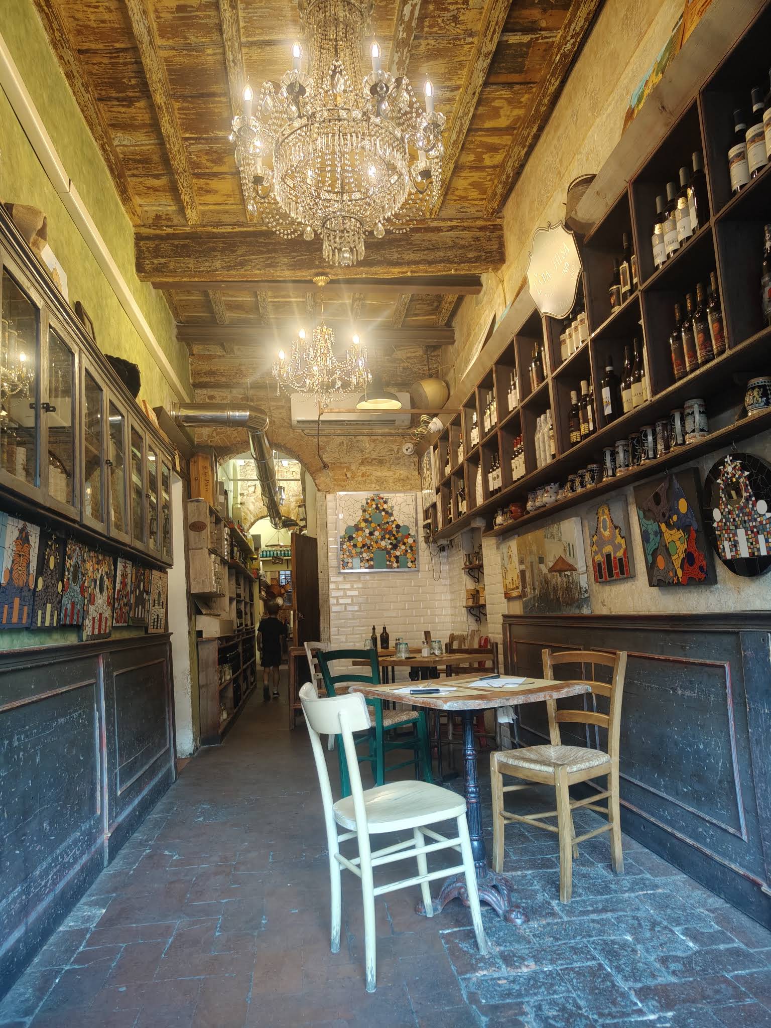 Interno della trattoria